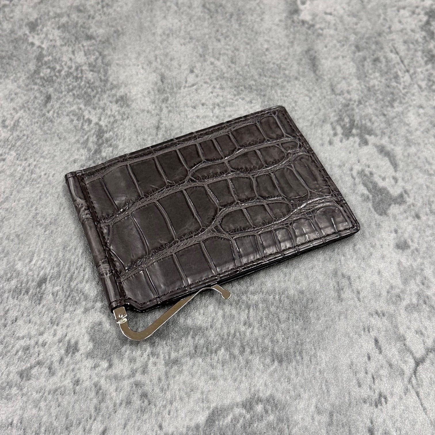 クロコダイル レザー マネークリップ クロコダイルレザーマネークリップ一枚革センター取り（札入れ