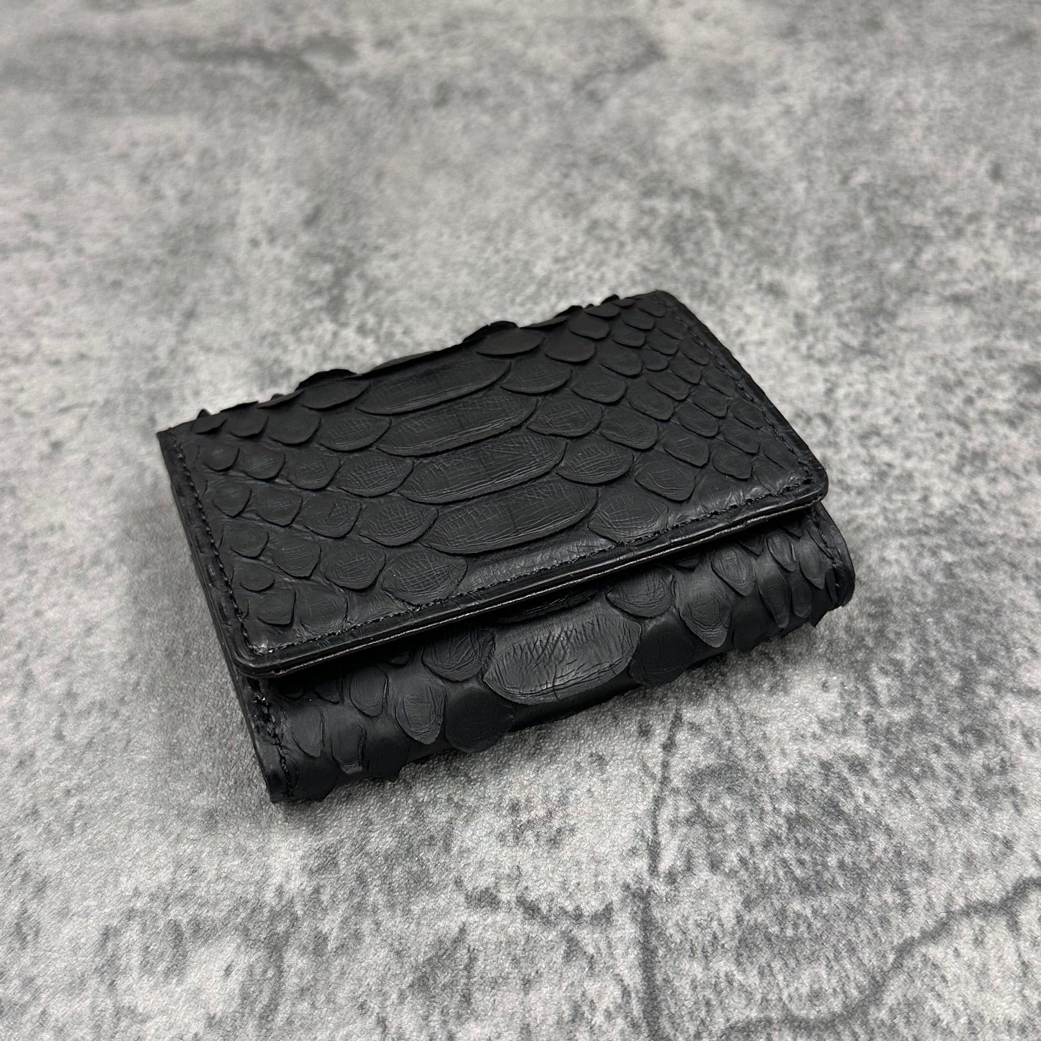 パイソン ミニ財布(三つ折り財布) 8208 - BLACK/ブラック – Le'sac