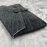 像革のクラッチバッグ