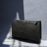 クロコダイルのクラッチバッグ