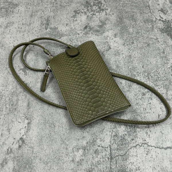 パイソン（蛇革 ヘビ革）のお手入れや経年変化について