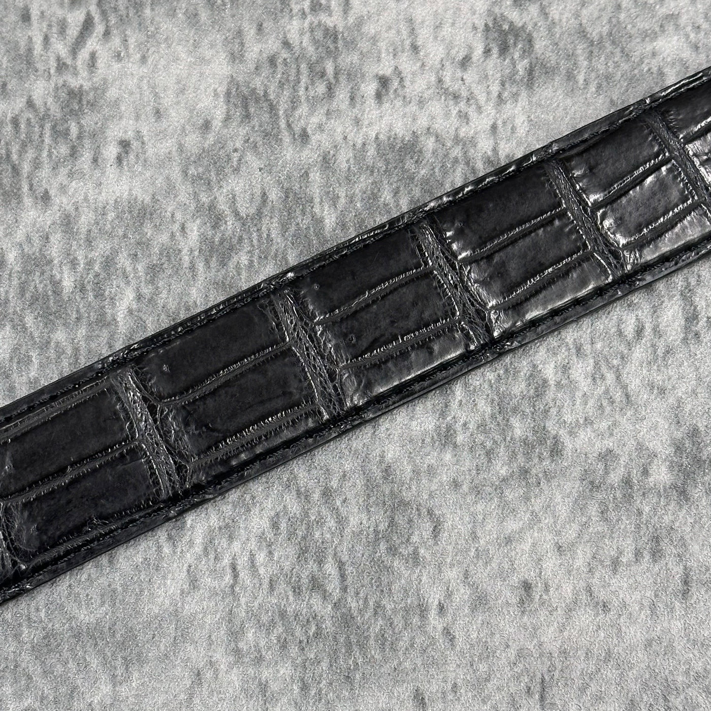 GIRARD-PERREGAUX 黒色クロコ革ベルト クロコダイル 30mmベルト ワニ革 本革 黒 ブラック 品番1813 – Le'sac