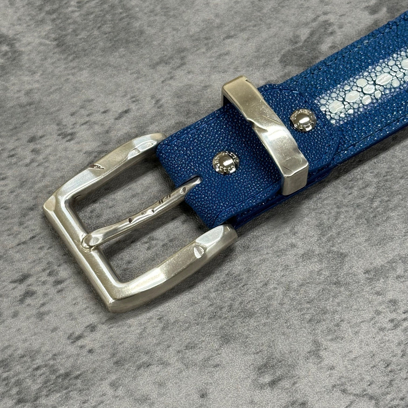 スティングレイ(ガルーシャ) 40mm連石ベルト エイ革 本革 青 ブルー