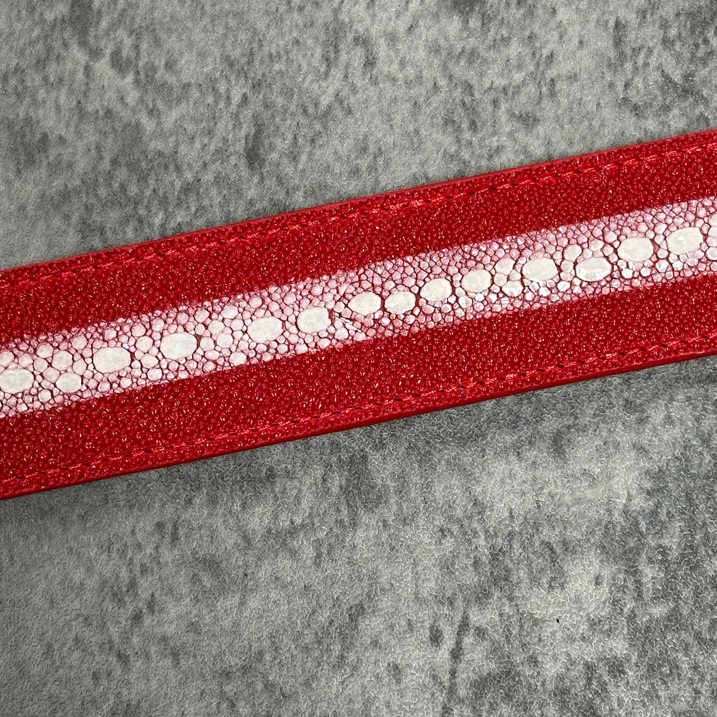 スティングレイ(ガルーシャ) 40mm連石ベルト エイ革 本革 赤 レッド