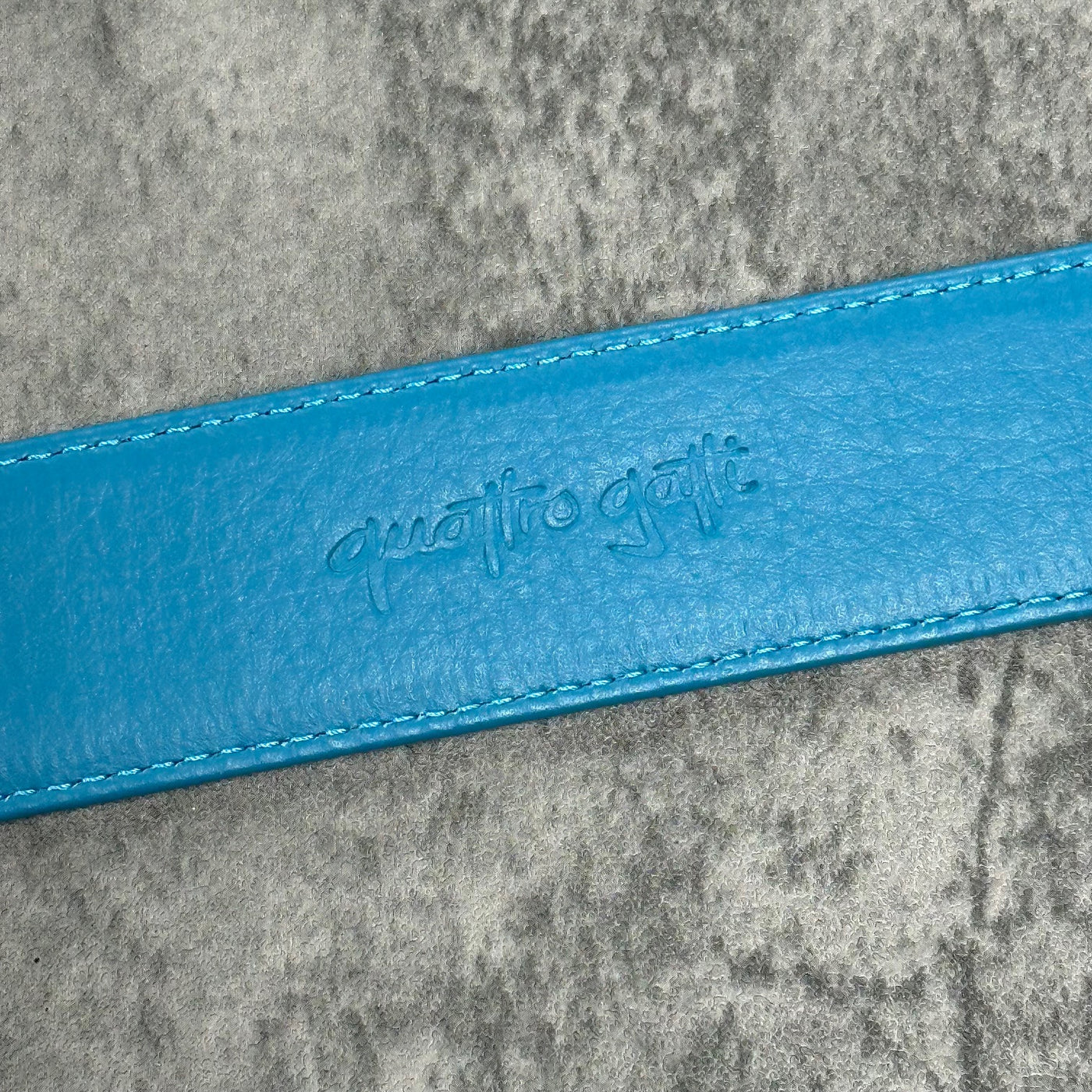 スティングレイ(ガルーシャ) 40mm連石ベルト エイ革 本革 水色