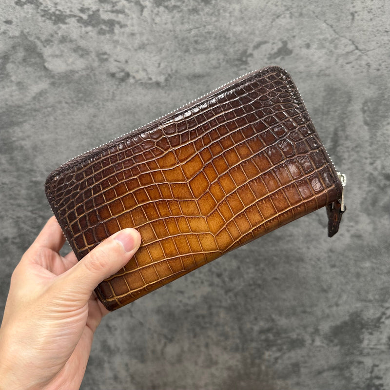 クロコダイルのダブルファスナー長財布