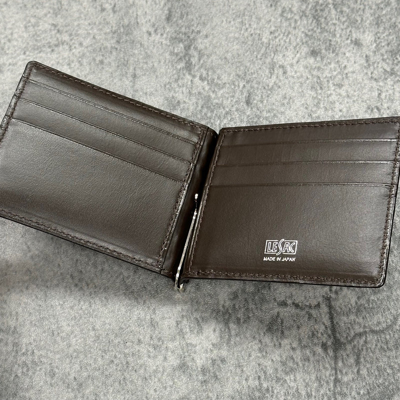 手染めのマネークリップの内側