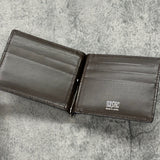 手染めのマネークリップの内側