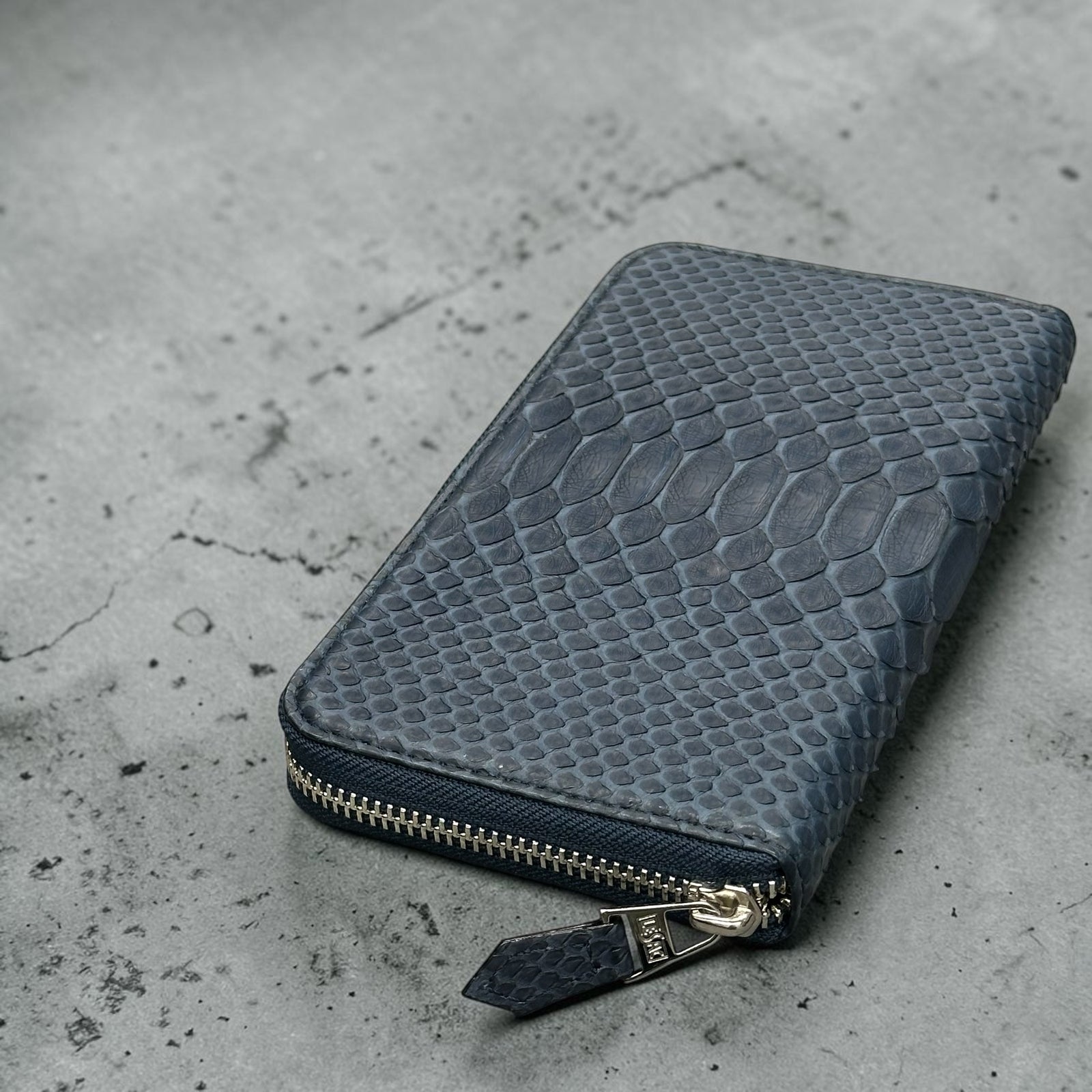 Wachifield 長財布 ラウンドファスナー レザー パイソン 長財布 ラウンドファスナー 蛇革 本革 紺 ネイビー 品番8198