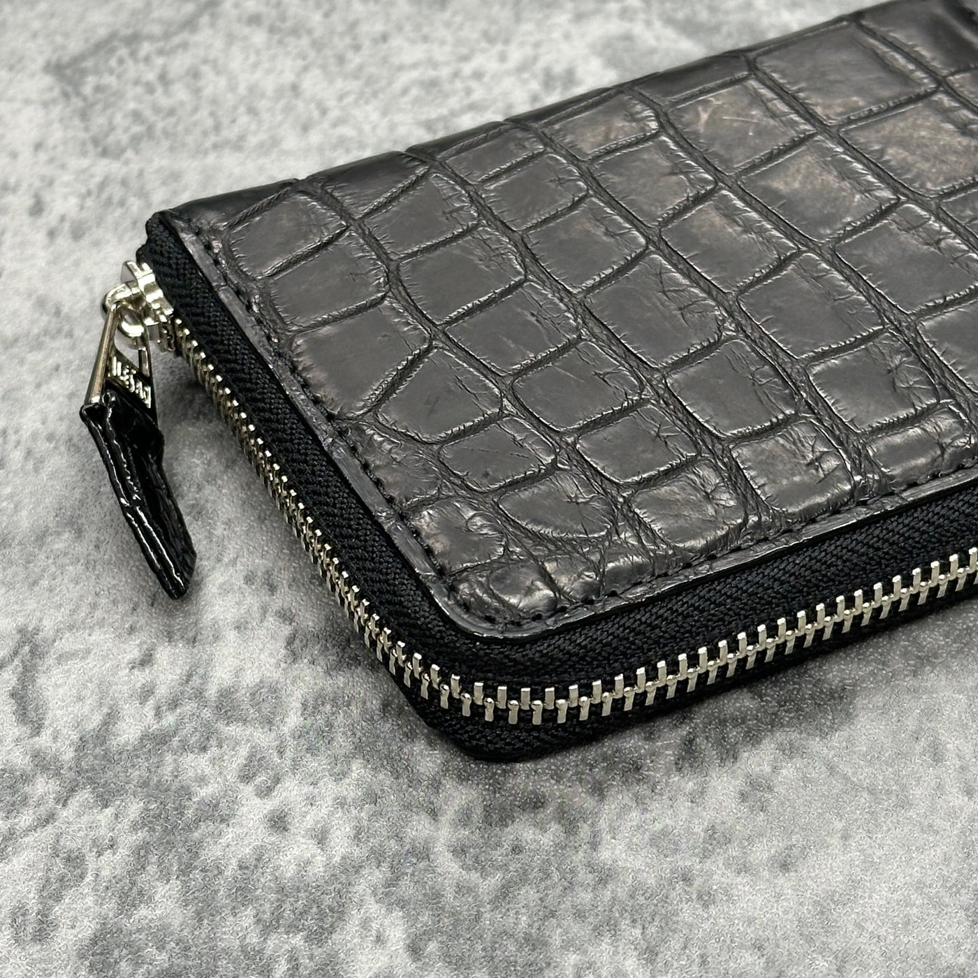 クロコダイル 二つ折り財布 ミドルウォレット ワニ革 本革 黒 ブラック