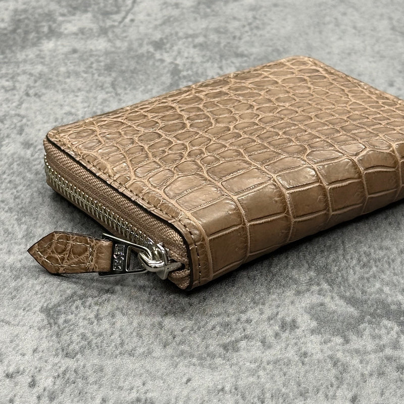 クロコダイルの二つ折り財布