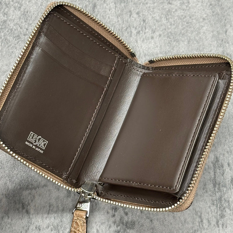 クロコダイルの二つ折り財布