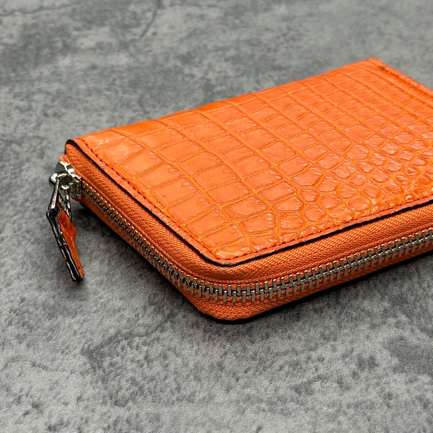 クロコダイル 二つ折り財布 ラウンドファスナー ミドルウォレット ワニ