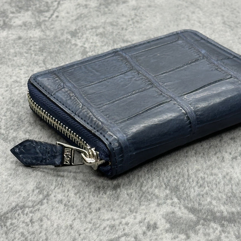 クロコダイルのミドルウォレット