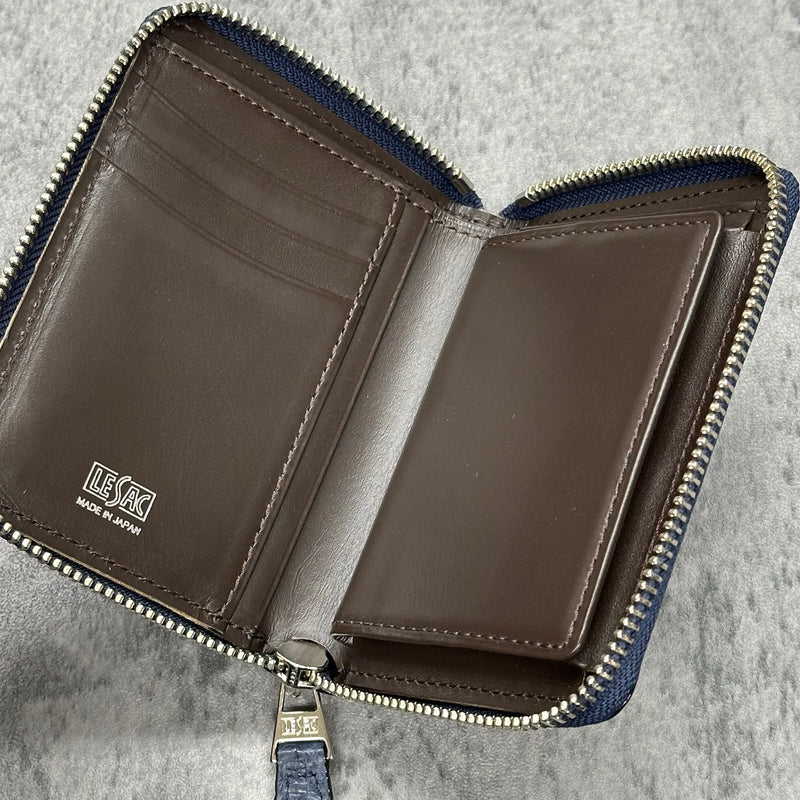 クロコダイルのミドルウォレット