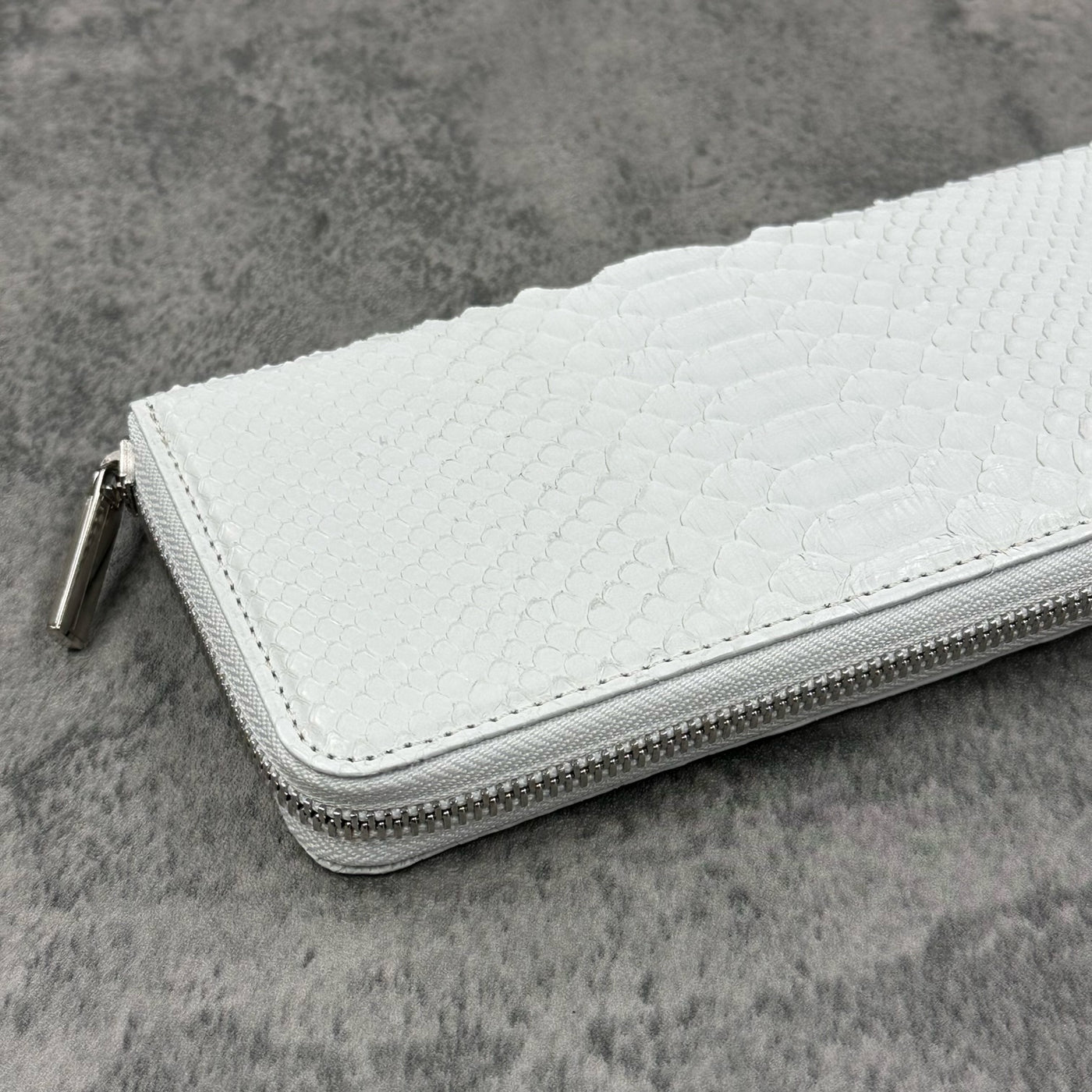 パイソン 長財布 ラウンドファスナー 蛇革 本革 白 ホワイト 品番8201