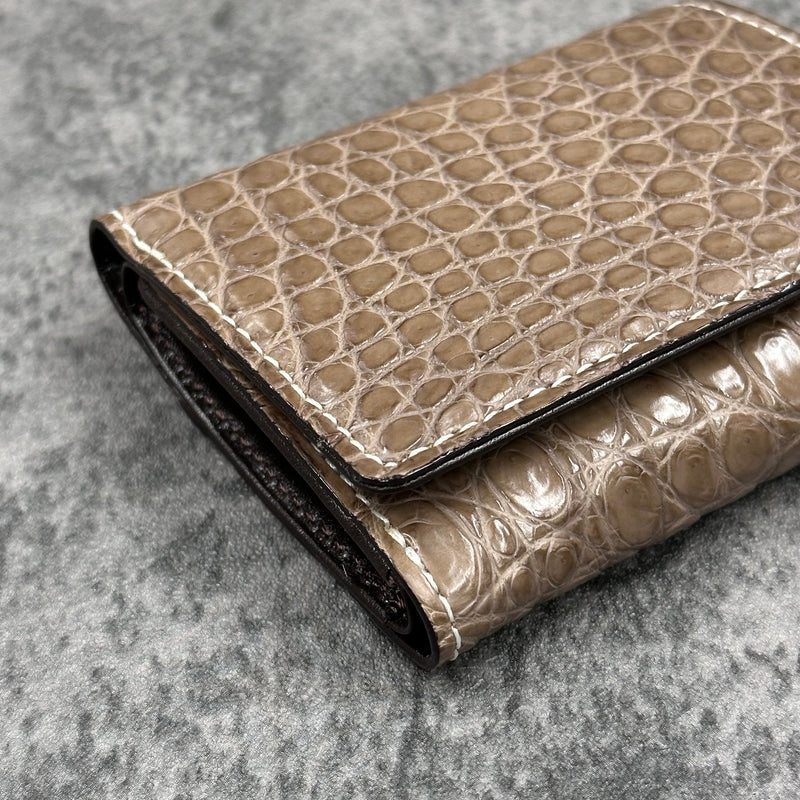 クロコダイル 三つ折り財布 8207 - GREIGE/グレージュ
