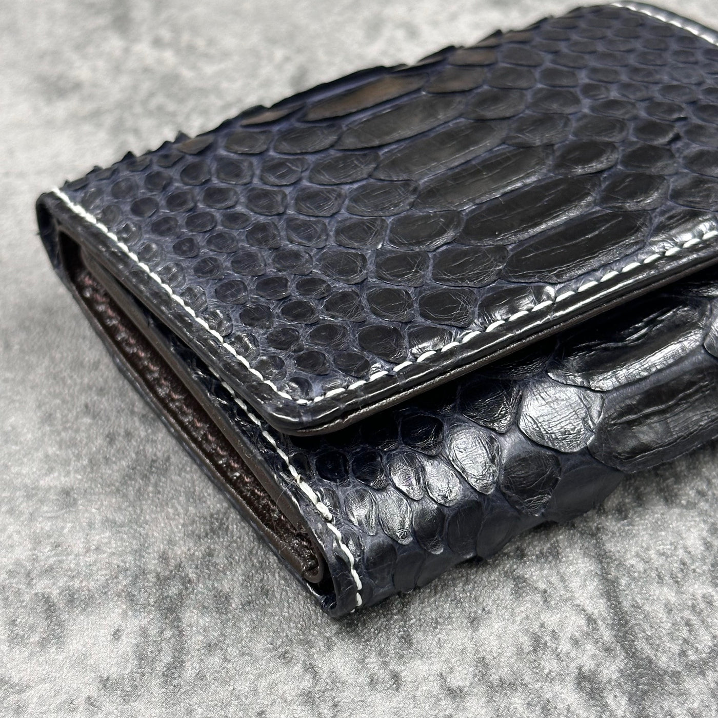 パイソン ミニ財布(三つ折り財布) 8208 - G.NAVY/グロスネイビー – Le'sac