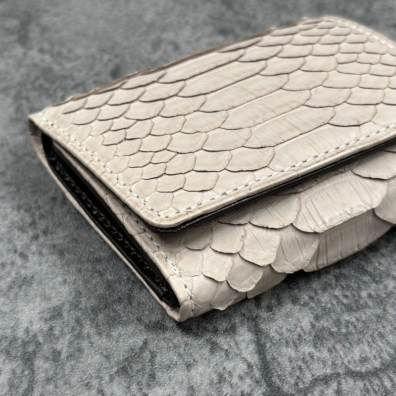 パイソン 三つ折り財布 8208 - TAUPE/トープ