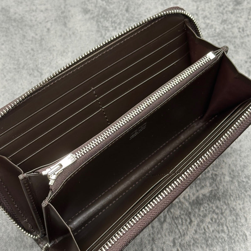 手染めの長財布の内側