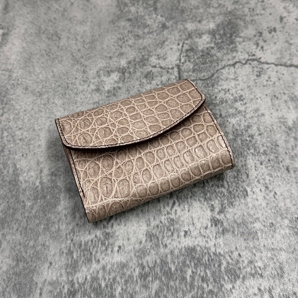 クロコダイル 三つ折り財布 8213 - GREIGE/グレージュ