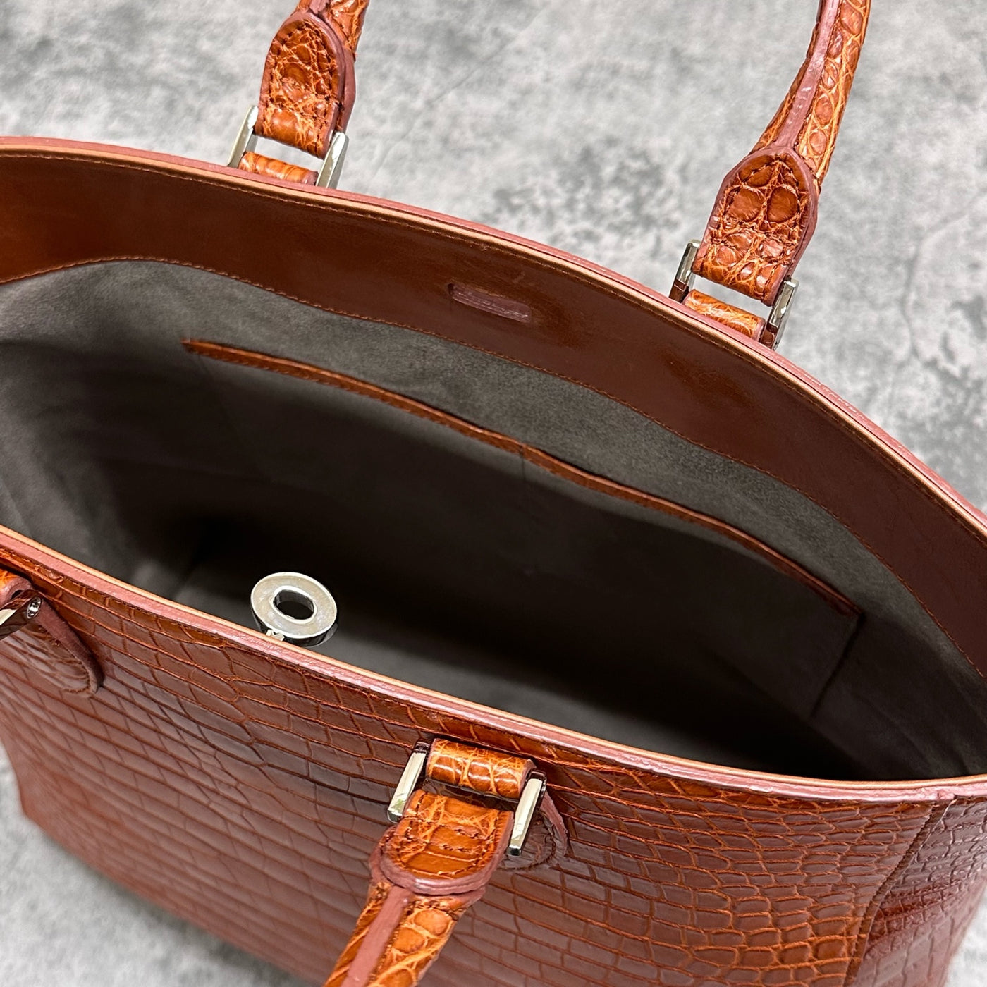 高級 コンテス 西ドイツ製 シャイニングクロコ ハンドバッグ 茶色 高級 コンテス 西ドイツ製 シャイニングクロコ ハンドバッグ 茶色 高級