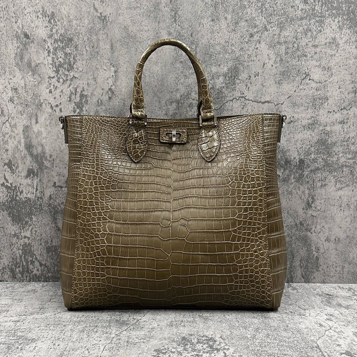 未使用級✨ ボーグラン JRA376 クロコダイル トートバッグ カーキ 日本製 未使用級✨ ボーグラン JRA376 クロコダイル トートバッグ カーキ 日本