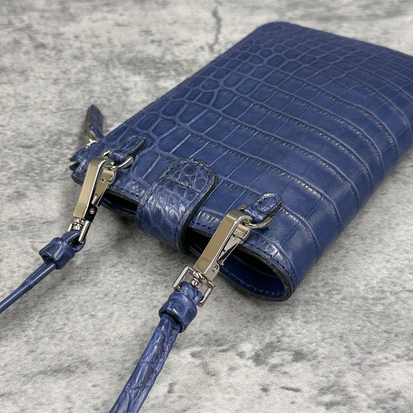 クロコダイル スマホショルダー メンズ レディース 本革 マット 紺