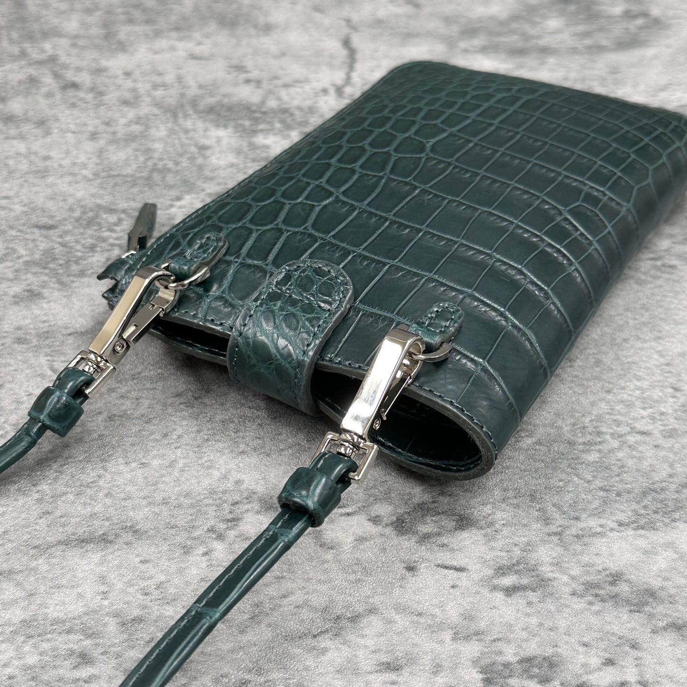 クロコダイル スマホショルダー ワニ革 本革 緑 グリーン CAPRI – Le