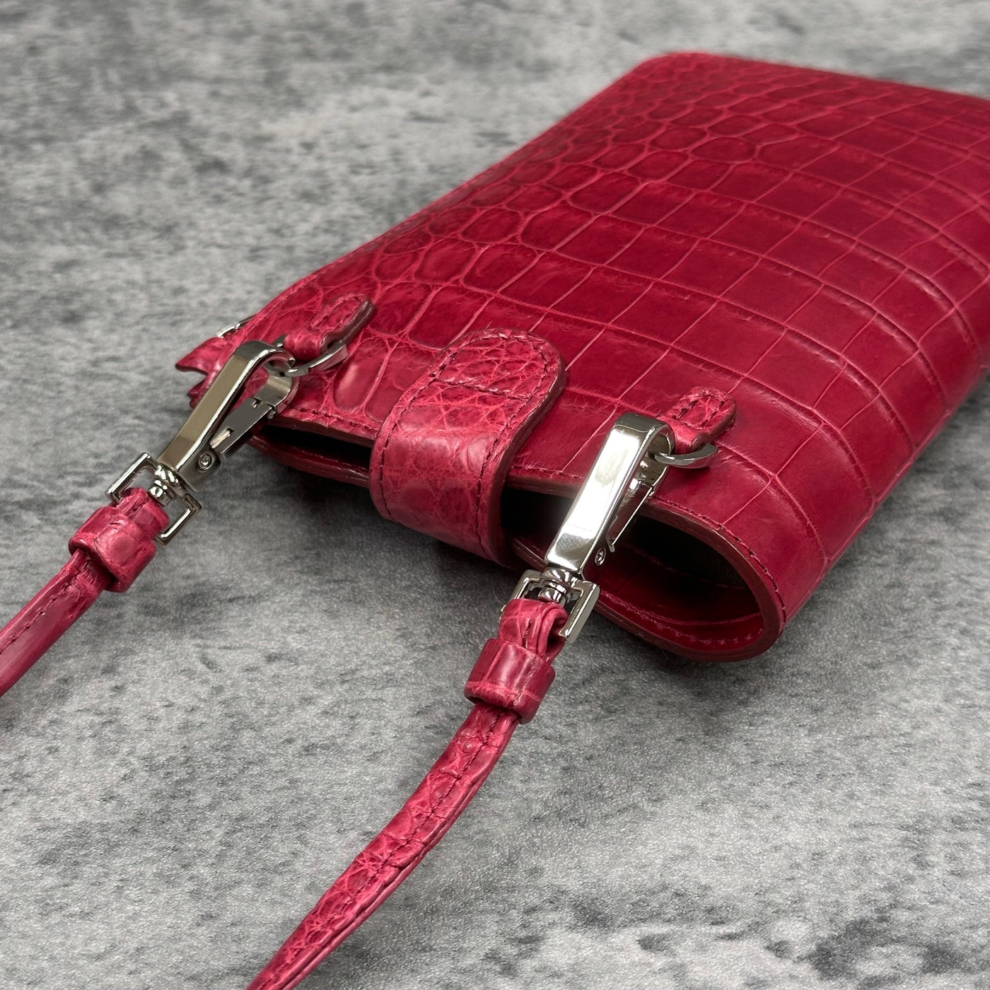 クロコダイル スマホショルダー メンズ レディース 本革 マット 赤