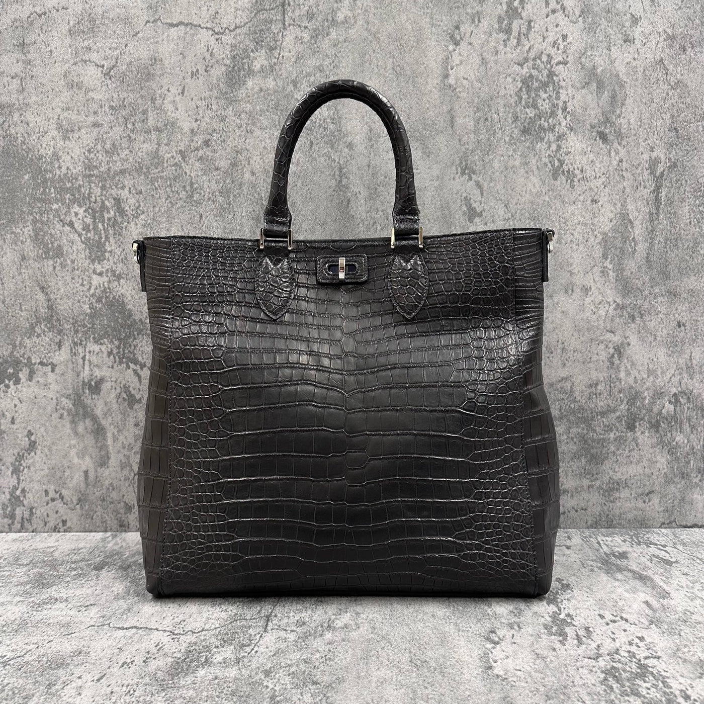 V*e様 【フランス製】黒 ベビークロコ バッグ クロコ型押し ラ メドゥーサ ミニ バッグ ブラック,ゴールド | VERSACE JP