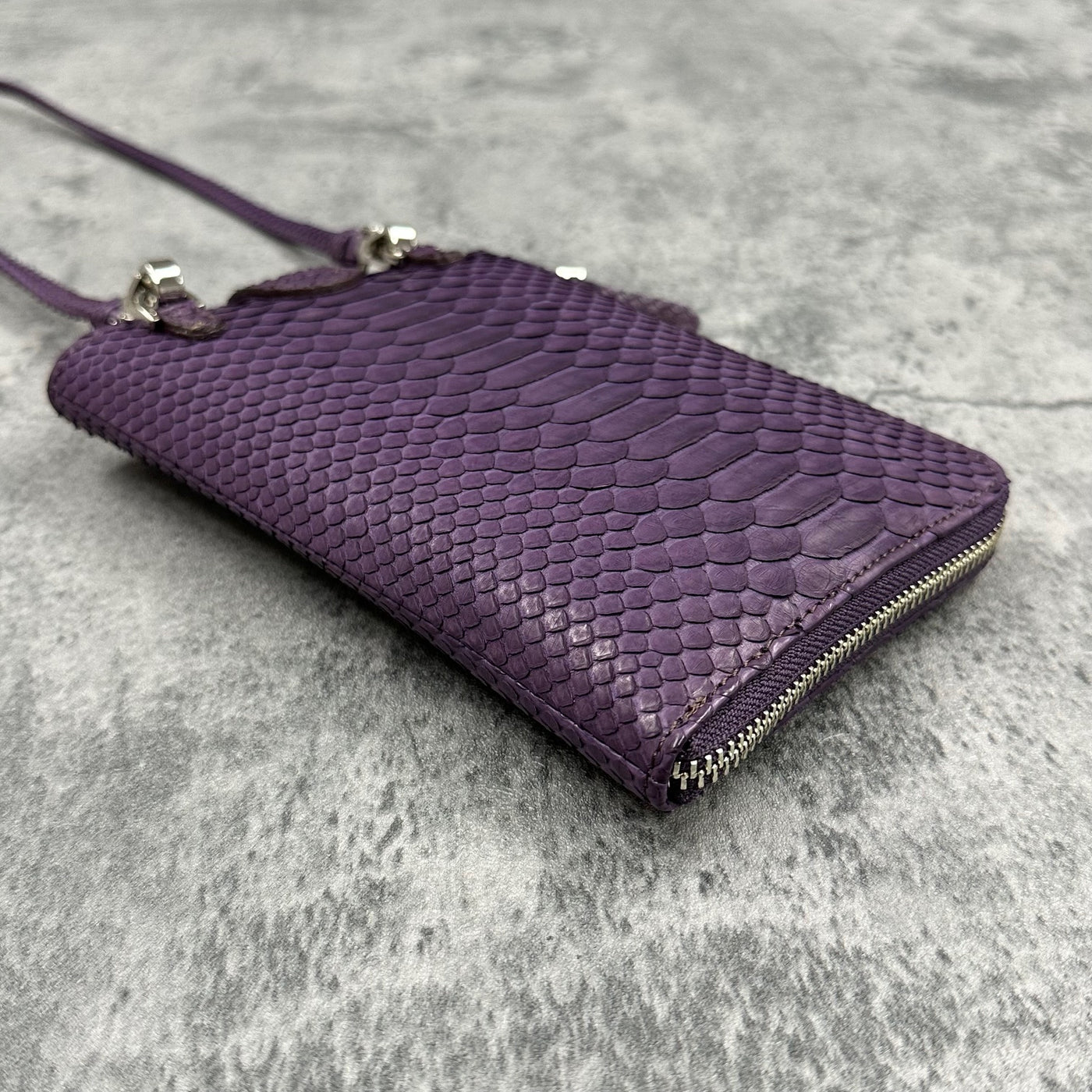 パイソン スマホショルダー メンズ レディース 本革 紫色 パープル