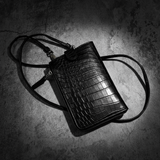 ワニ革のポシェット