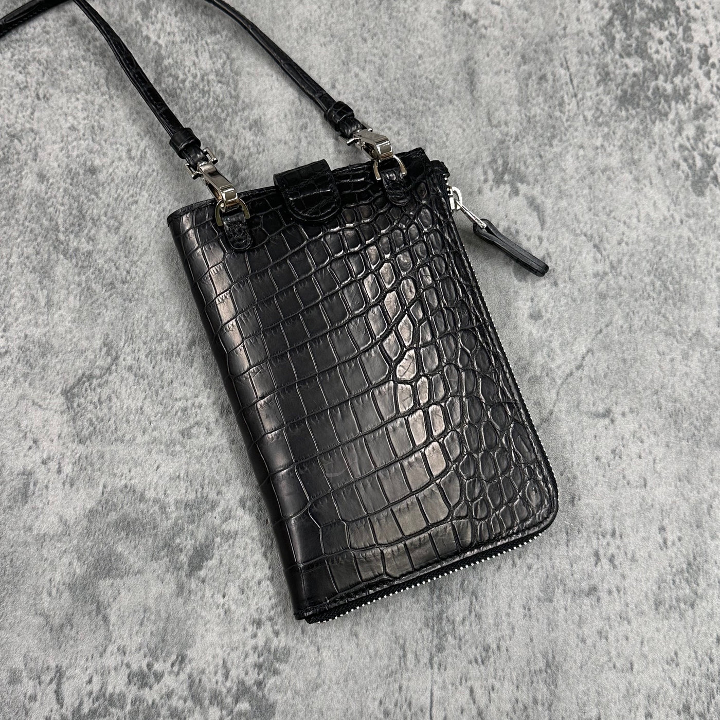 usaneko•*¨*•.¸♬︎civinile スマホショルダー クロコ ⭐︎1週間限定セール⭐︎civinile スマホショルダー クロコ 【公式通販】