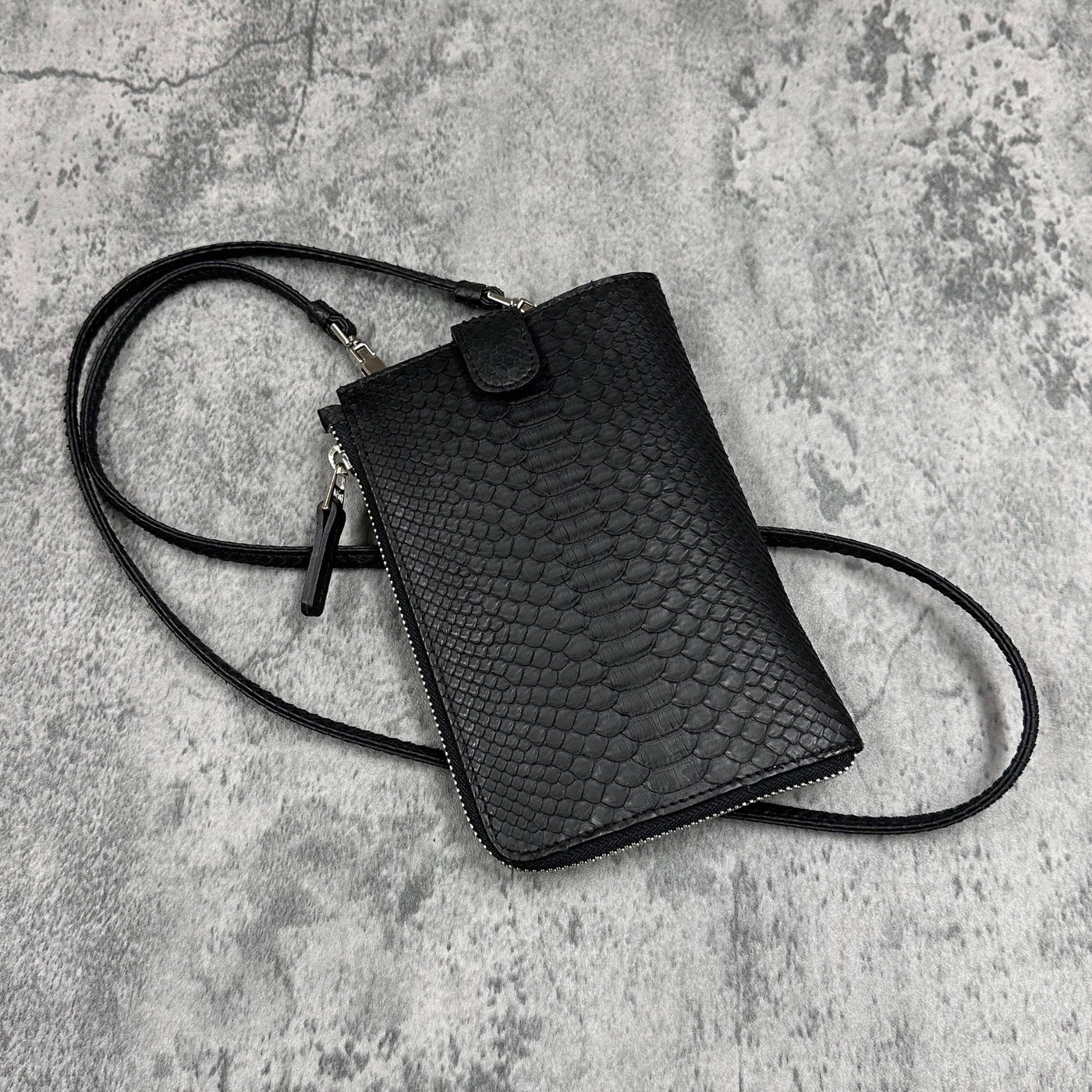 パイソン スマホショルダー 蛇革 本革 黒 ブラック CAPRI – Le'sac