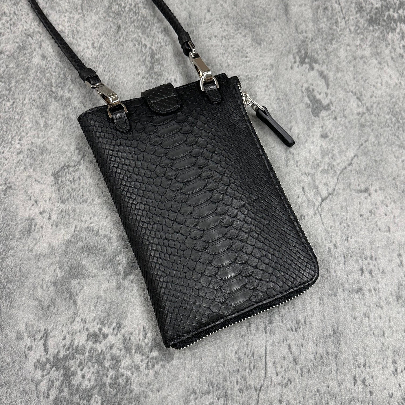 パイソン スマホショルダー メンズ レディース 本革 黒 ブラック CAPRI