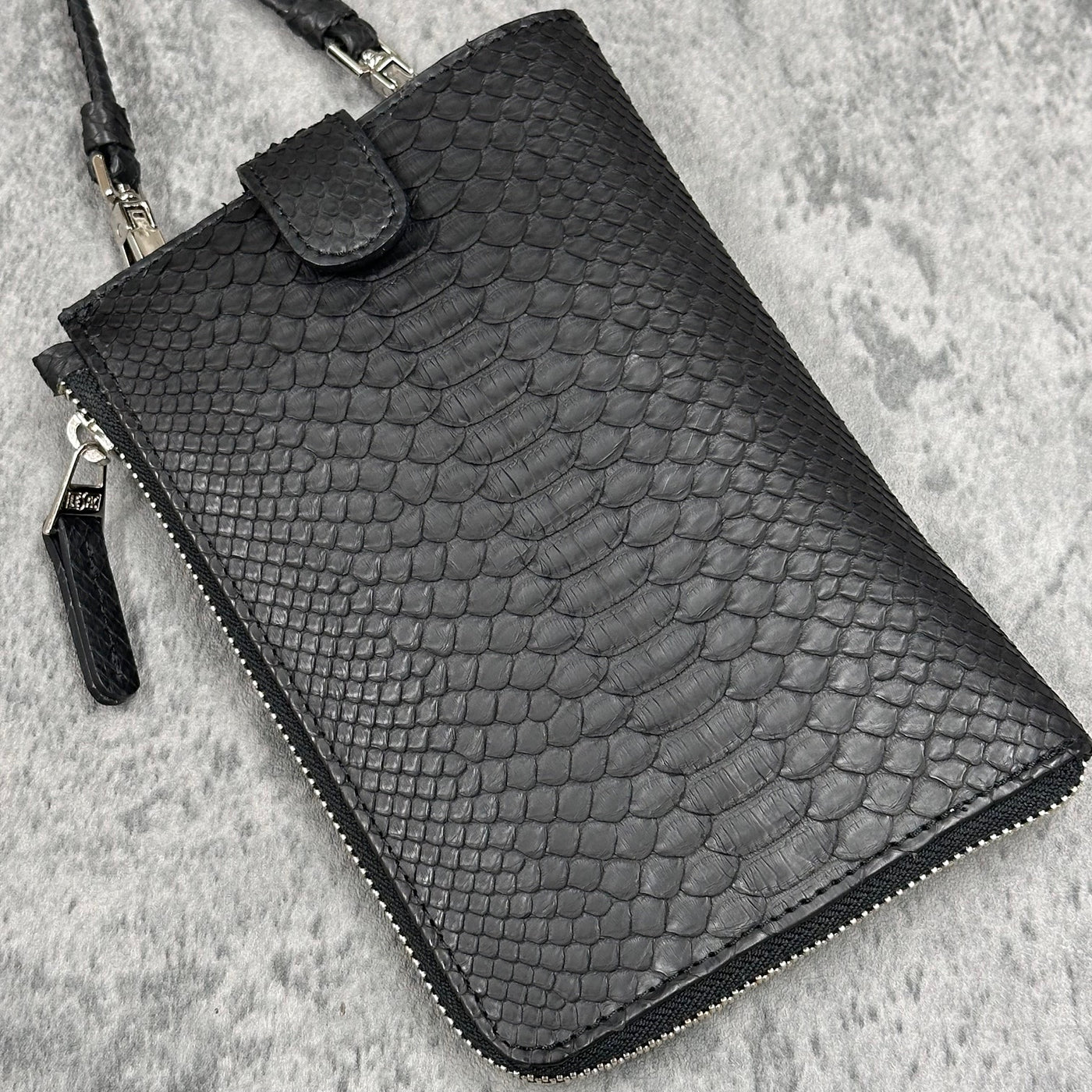 パイソン スマホショルダー 蛇革 本革 黒 ブラック CAPRI – Le'sac