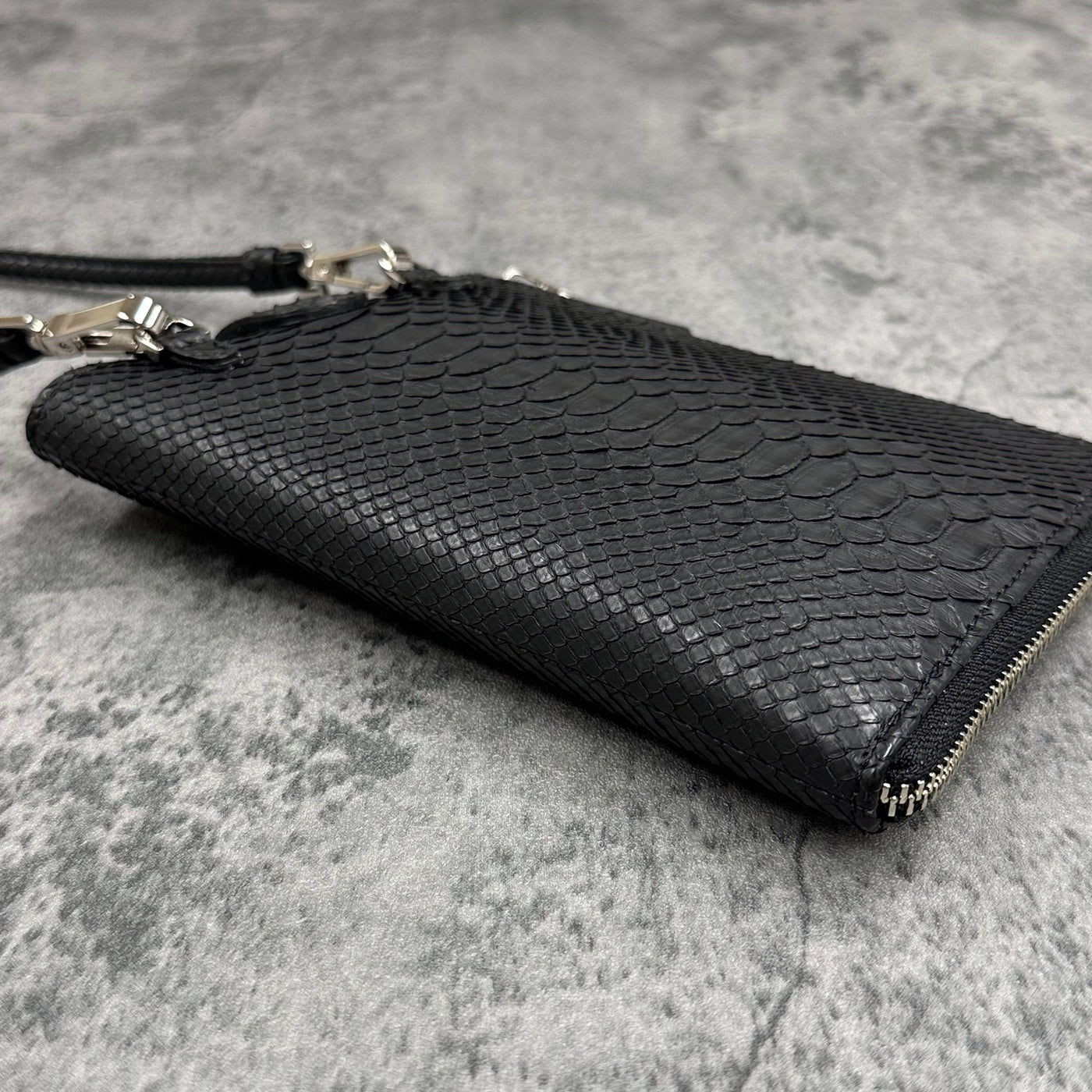 パイソン スマホショルダー 蛇革 本革 黒 ブラック CAPRI – Le'sac