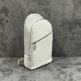 希少なヒマラヤクロコを使用したLE'SACの高級ボディバッグ