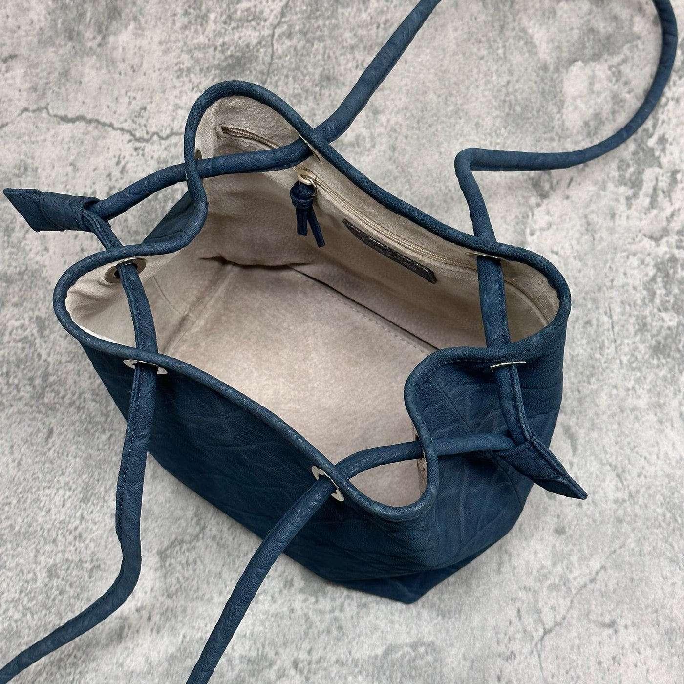 エレファント 巾着バッグ 象革 本革 紺 インディゴ PIKO – Le'sac