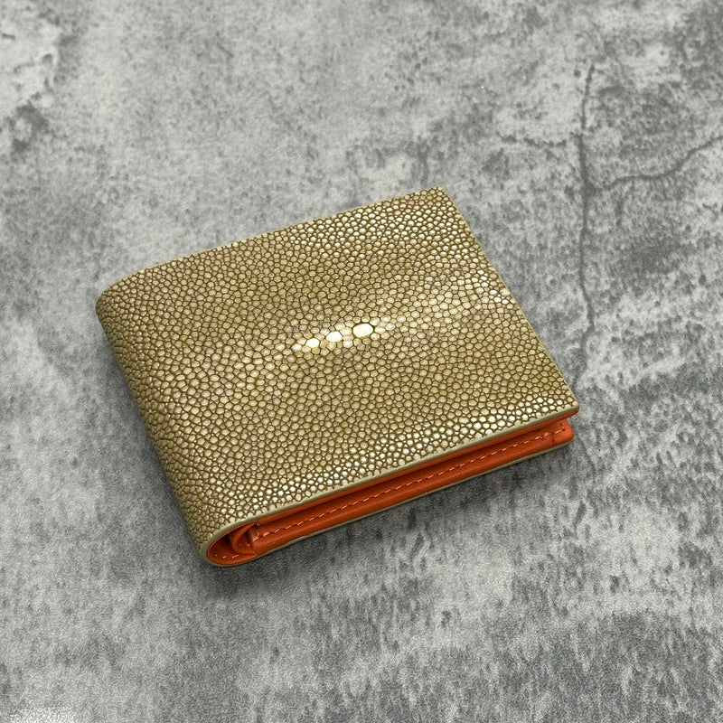 スティングレイ 二つ折り財布 エイ革 ガルーシャ 本革 ベージュ 品番SP