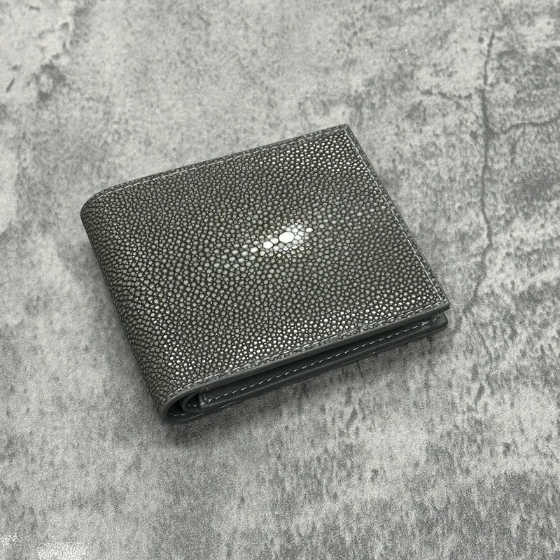 スティングレイ 二つ折り財布 エイ革 ガルーシャ 本革 グレー 品番SP