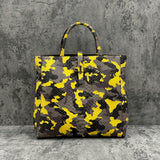 パイソンのトートバッグ