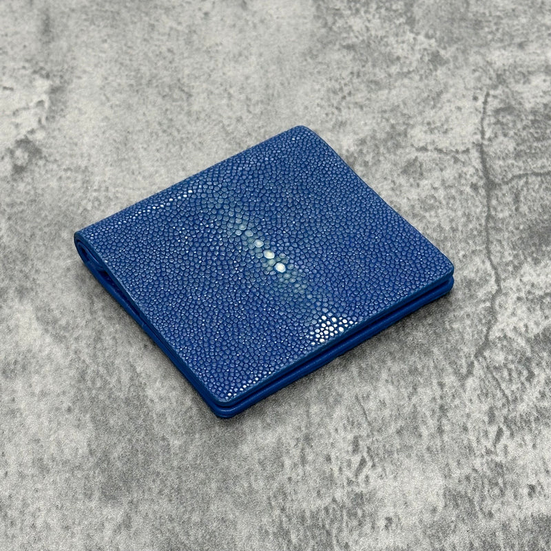 スティングレイ スマートミニ財布 エイ革 ガルーシャ 本革 青 ブルー