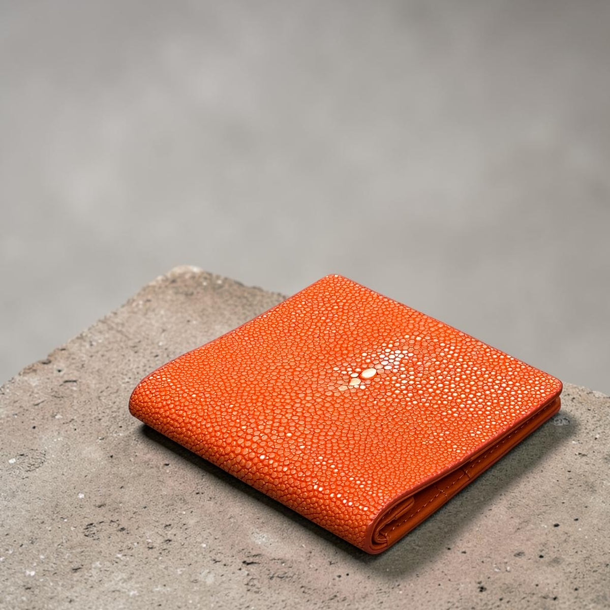スティングレイ スマートミニ財布 エイ革 ガルーシャ 本革 オレンジ