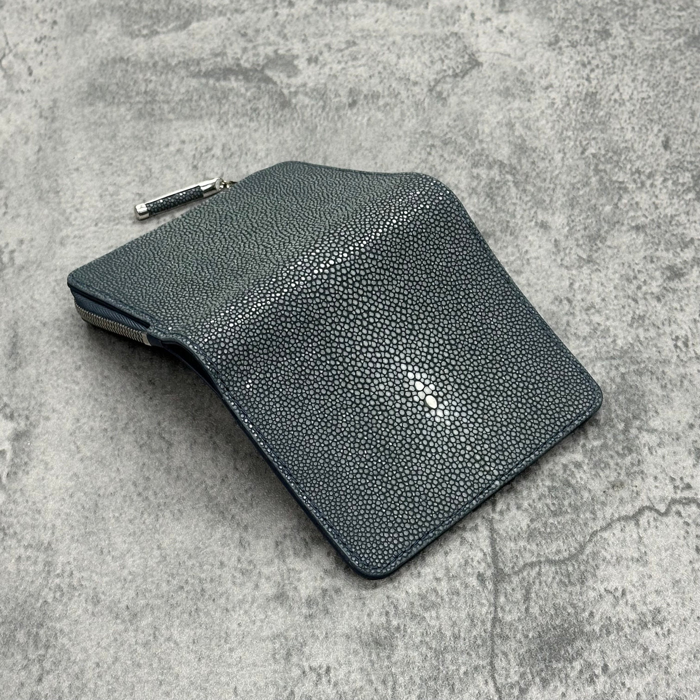 13) S エイ革 鮫革 鮫皮 stingray ガルーシャ スティングレイ スティングレイ コンパクト財布 エイ革 ガルーシャ 本革 ブルーグレー