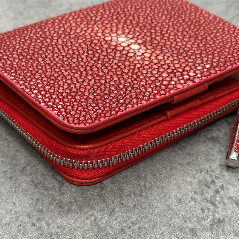 スティングレイ コンパクト財布 エイ革 ガルーシャ 本革 赤 レッド
