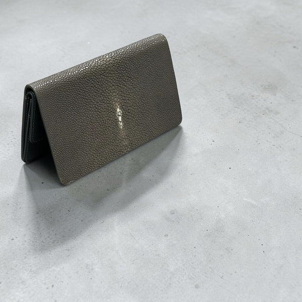 スティングレイ 長財布 エイ革 ガルーシャ 本革 グレー 品番WP-014