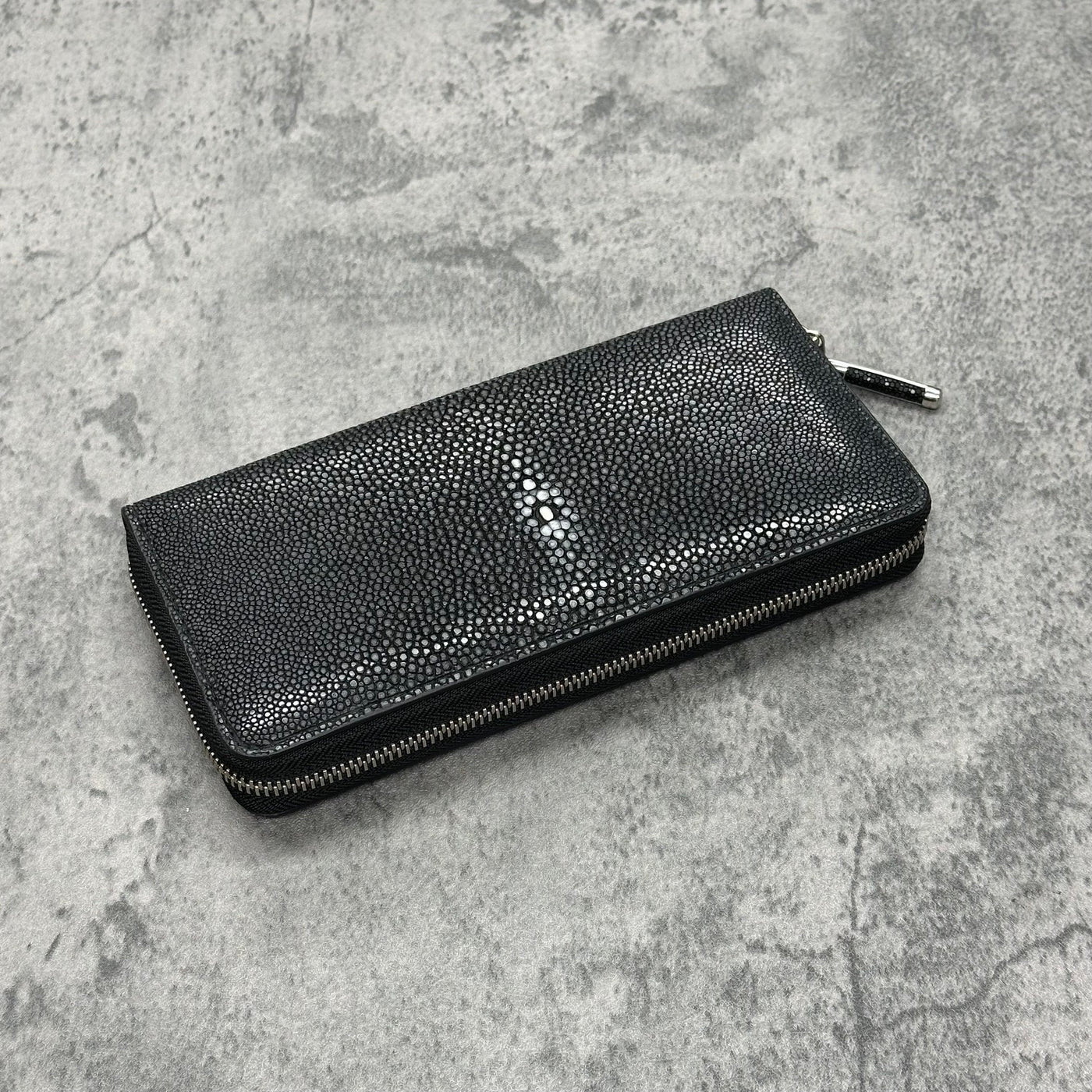 スティングレイ 長財布 ラウンドファスナー エイ革 ガルーシャ 本革 黒