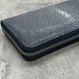 スティングレイのラウンドファスナー長財布